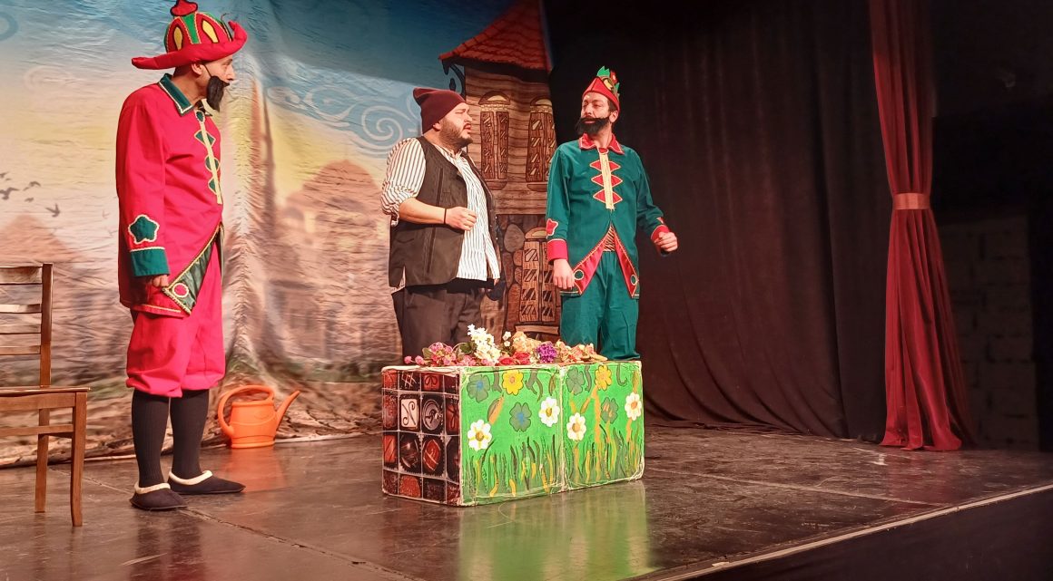 Hacivat Karagöz ve Dr. Sihirbaz